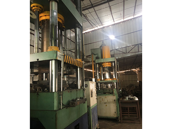 廠(chǎng)房(fáng)設備